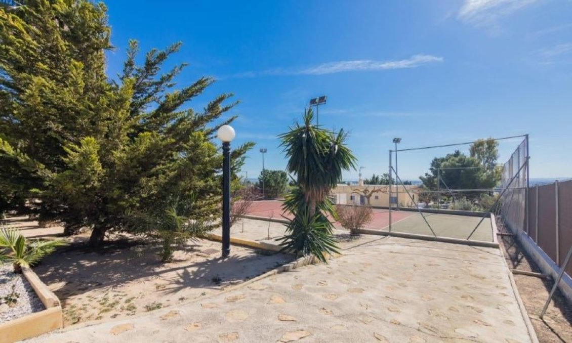 Wiederverkauf - Villa -
Elche - Costa Blanca