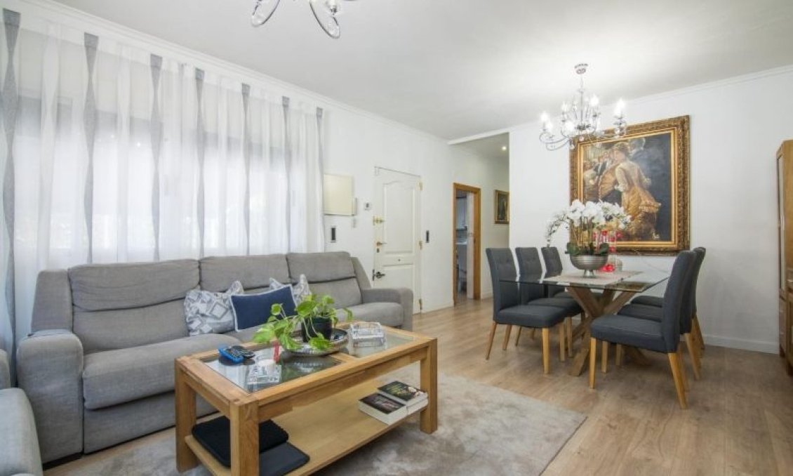 Wiederverkauf - Villa -
Elche - Costa Blanca