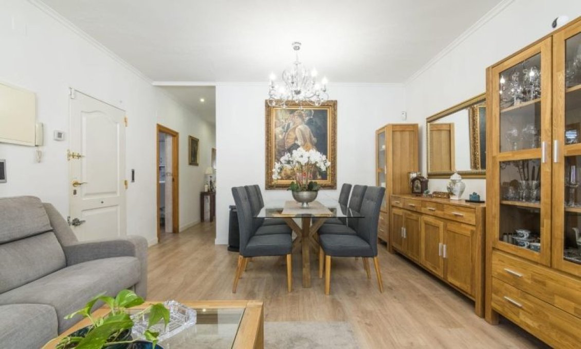 Wiederverkauf - Villa -
Elche - Costa Blanca