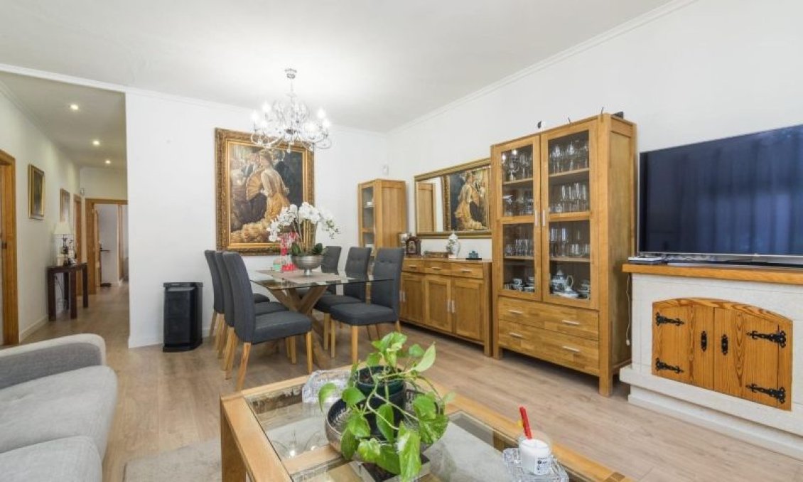 Wiederverkauf - Villa -
Elche - Costa Blanca