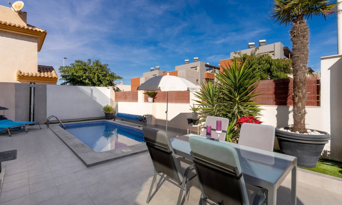 Segunda mano - Villa -
Torrevieja - Aguas Nuevas 2
