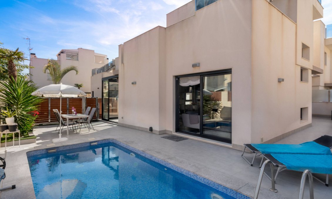Segunda mano - Villa -
Torrevieja - Aguas Nuevas 2