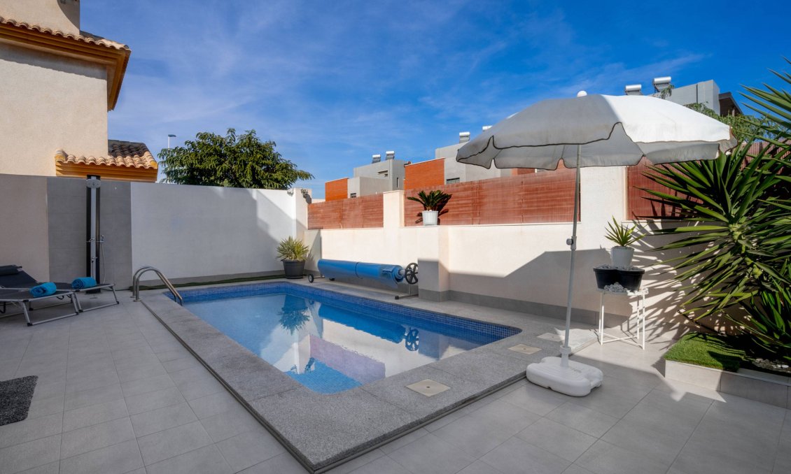 Segunda mano - Villa -
Torrevieja - Aguas Nuevas 2
