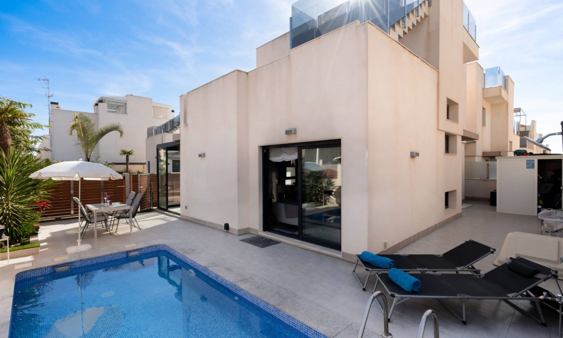 Segunda mano - Villa -
Torrevieja - Aguas Nuevas 2