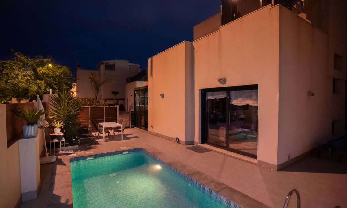 Segunda mano - Villa -
Torrevieja - Aguas Nuevas 2