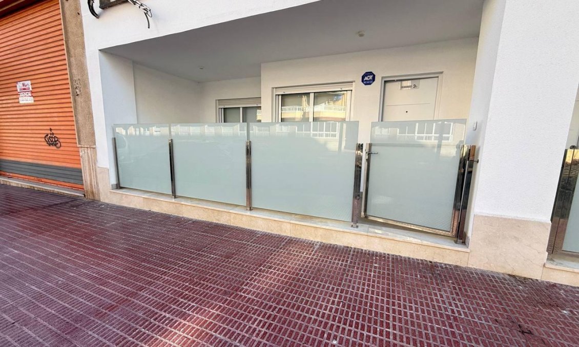Segunda mano - Apartamento -
Guardamar del Segura - Parque Sur