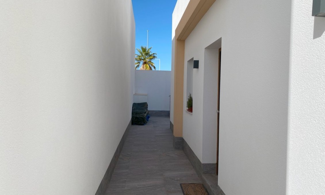 Segunda mano - Villa -
Avileses - Inland