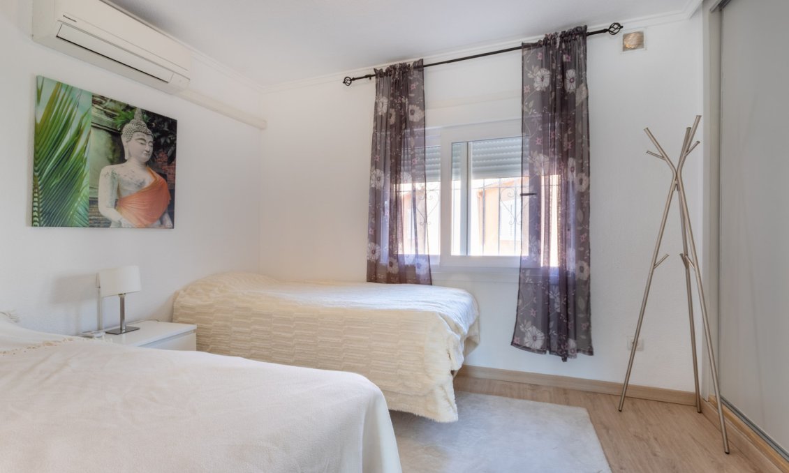 Segunda mano - Semi Detached -
Torrevieja - Costa Blanca