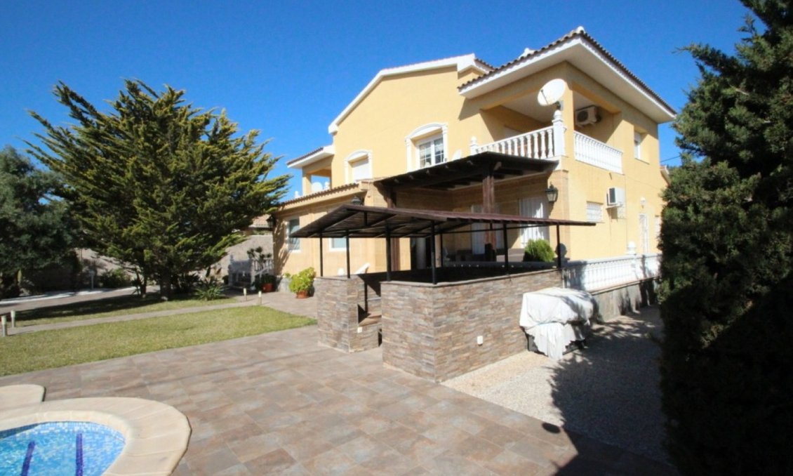 Segunda mano - Villa -
Orihuela Costa - Costa Blanca