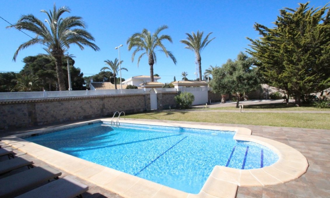 Segunda mano - Villa -
Orihuela Costa - Costa Blanca