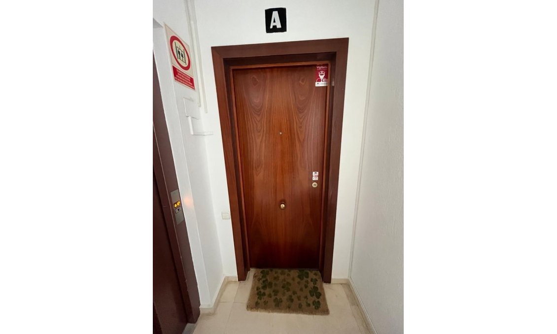 Segunda mano - Apartamento -
Orihuela Costa - Campoamor