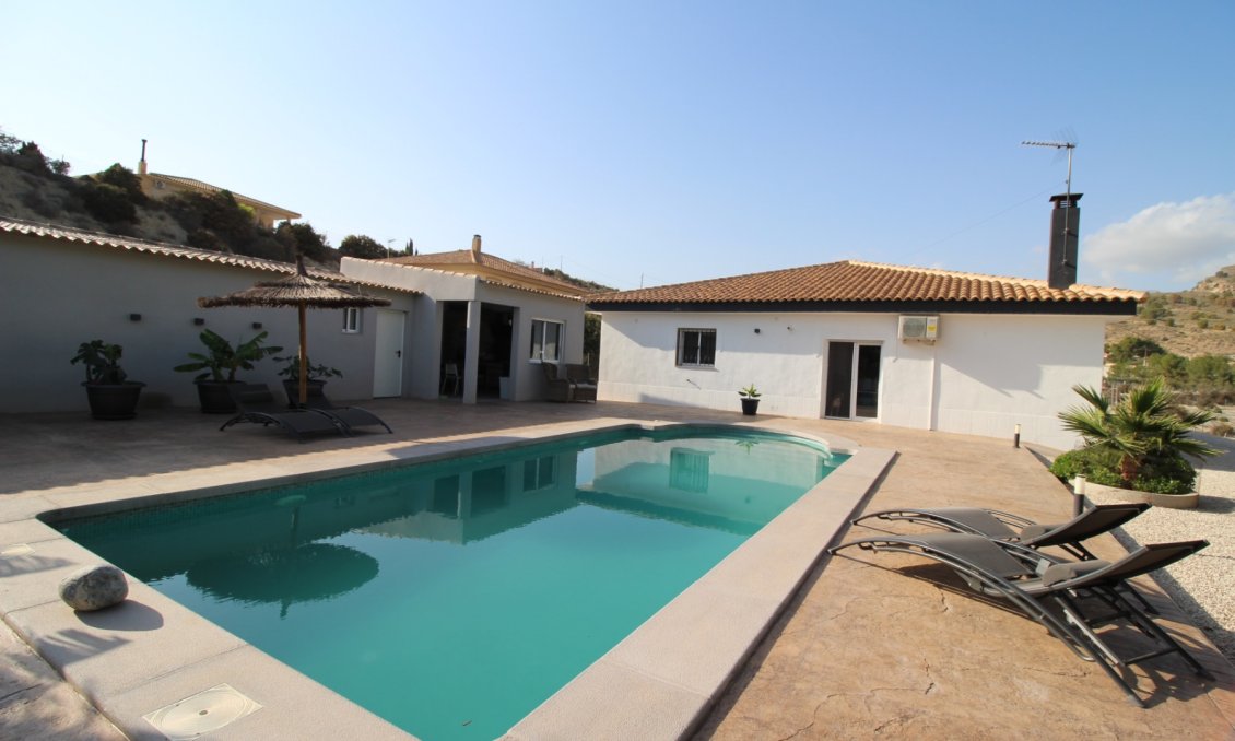 Segunda mano - Villa -
Fortuna - Inland