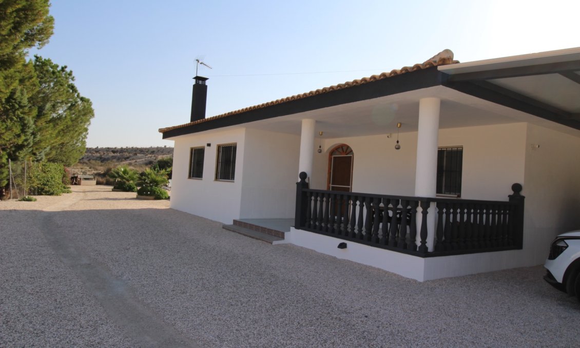 Segunda mano - Villa -
Fortuna - Inland