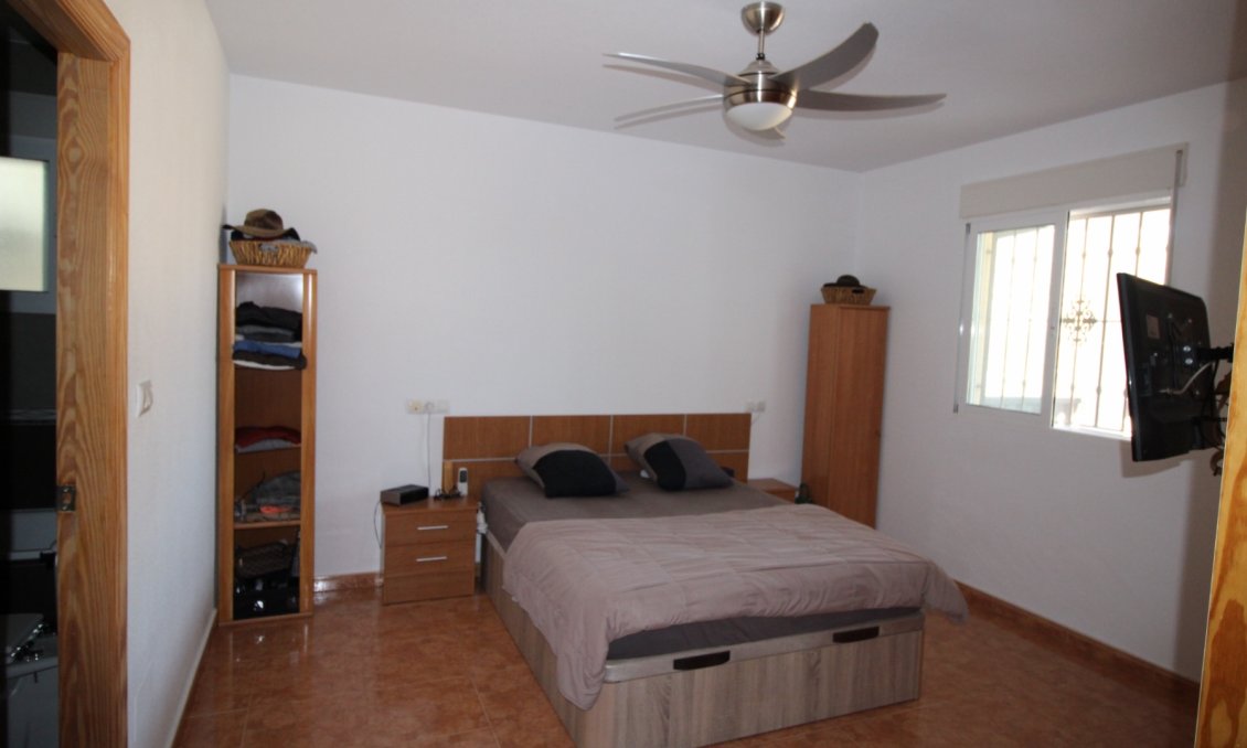 Segunda mano - Villa -
Fortuna - Inland