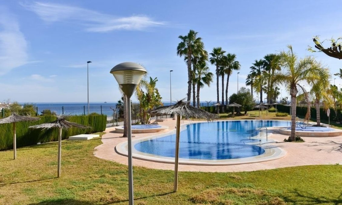 Segunda mano - Apartamento -
Mil Palmeras - Costa Blanca