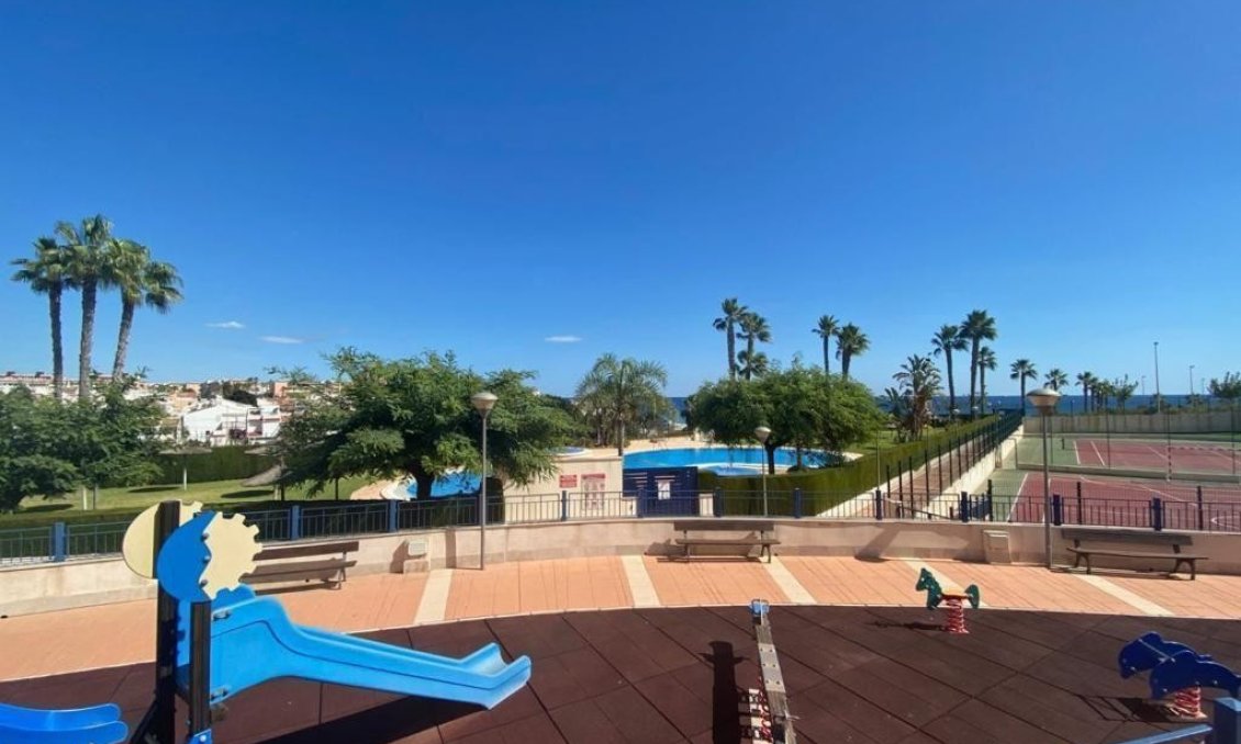 Segunda mano - Apartamento -
Mil Palmeras - Costa Blanca
