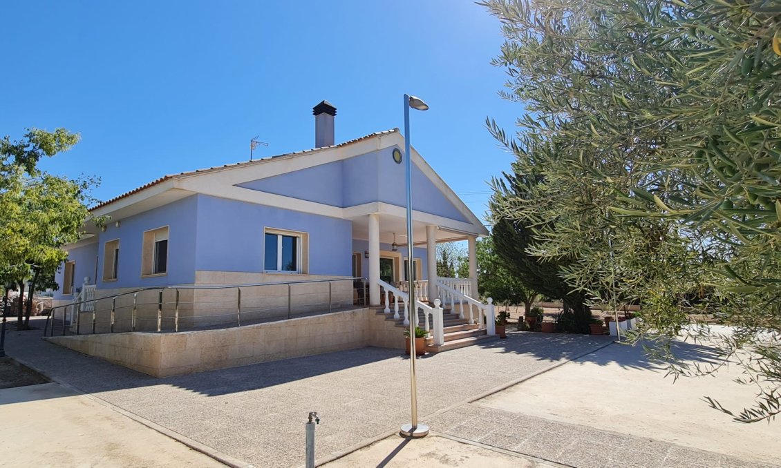 Segunda mano - Villa -
Yecla - Inland