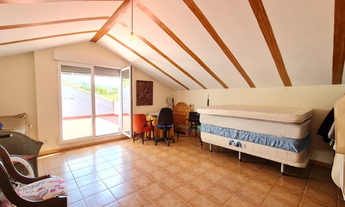 Segunda mano - Villa -
Yecla - Inland