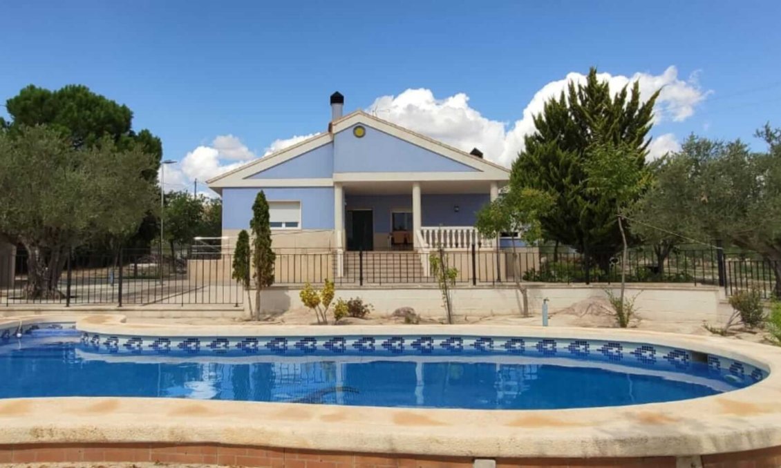 Segunda mano - Villa -
Yecla - Inland