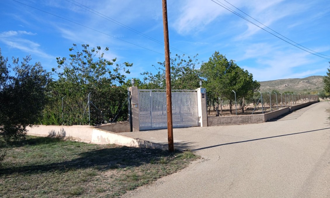 Segunda mano - Villa -
Yecla - Inland