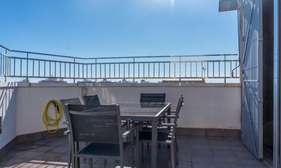Segunda mano - Apartamento -
Torrevieja - Estacion De Autobuses