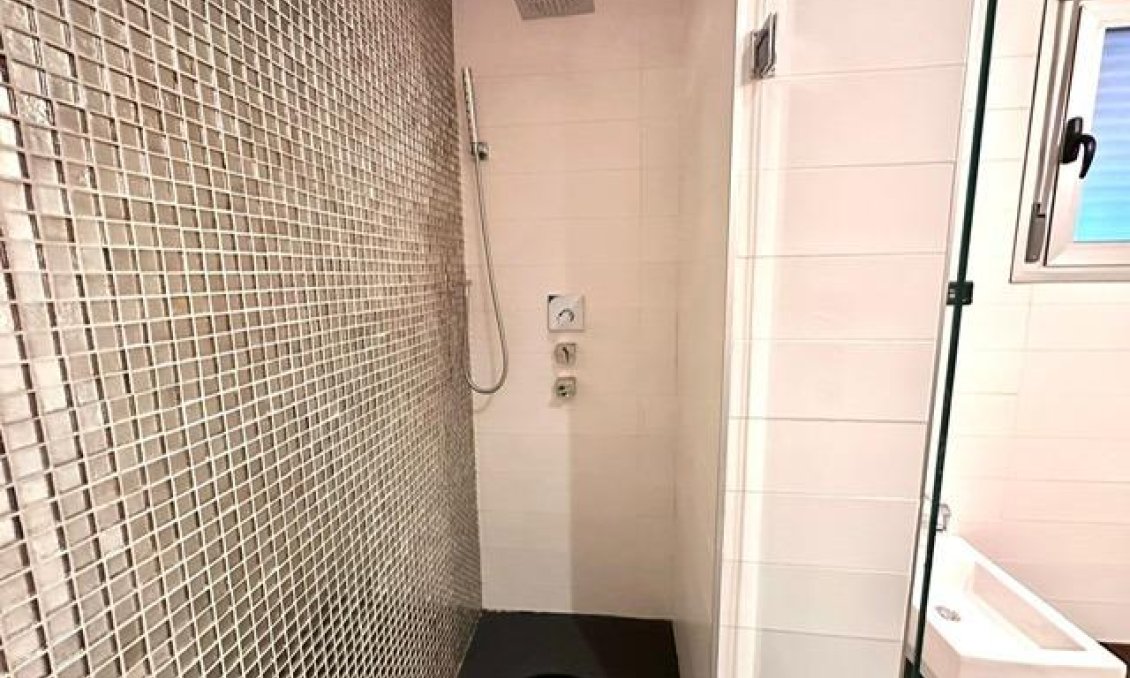 Segunda mano - Apartamento -
Torrevieja - Estacion De Autobuses