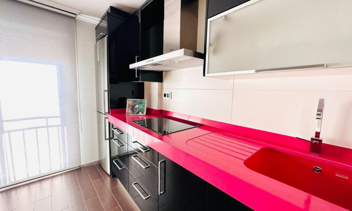 Segunda mano - Apartamento -
Torrevieja - Estacion De Autobuses