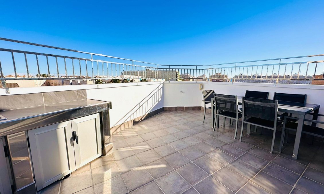 Segunda mano - Apartamento -
Torrevieja - Estacion De Autobuses