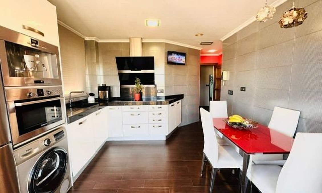 Segunda mano - Apartamento -
Torrevieja - Estacion De Autobuses