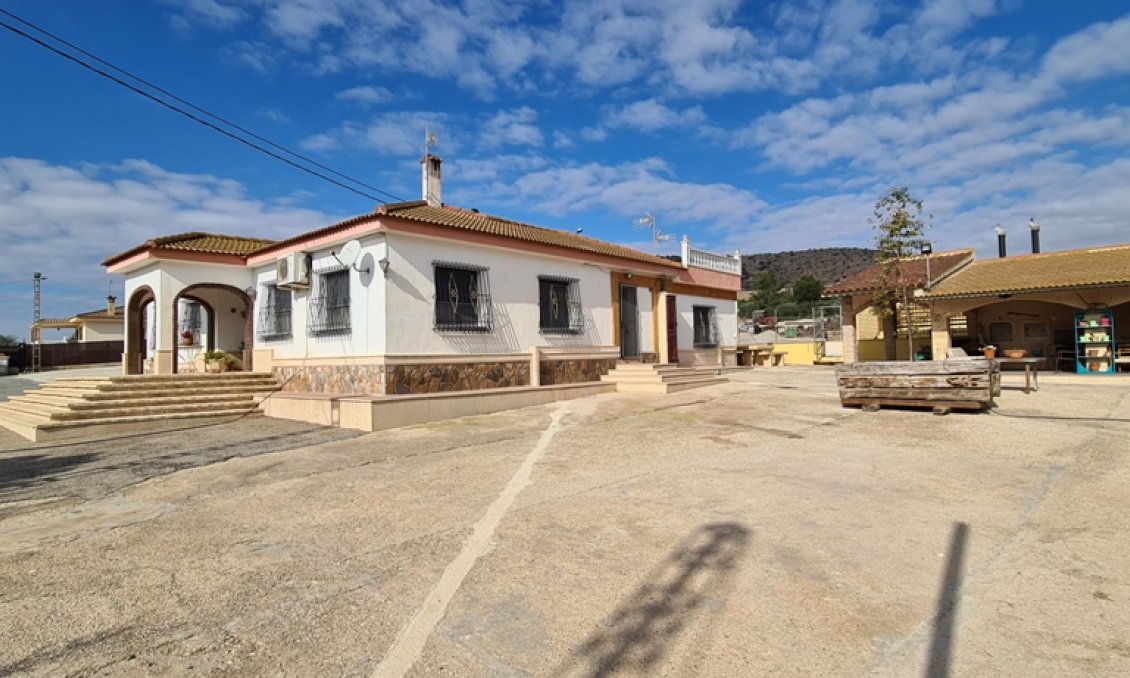 Használt Ingatlanok - Villa -
Orihuela - Inland