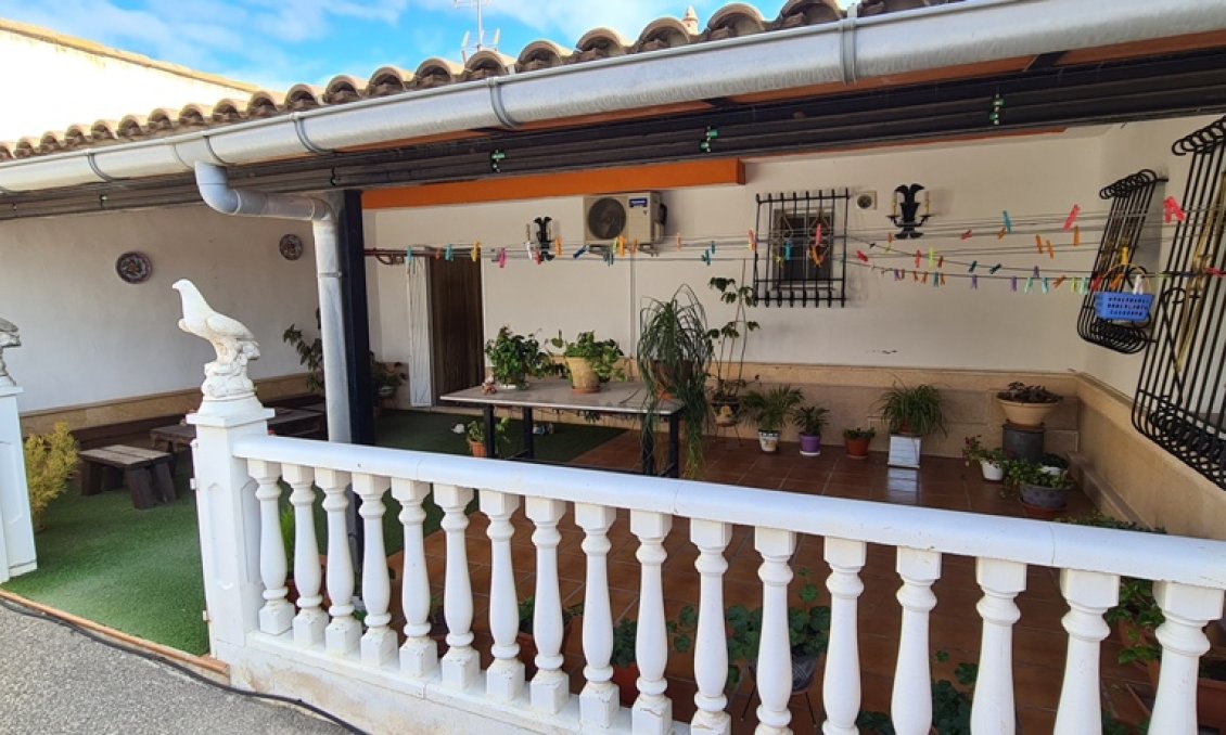 Használt Ingatlanok - Villa -
Orihuela - Inland