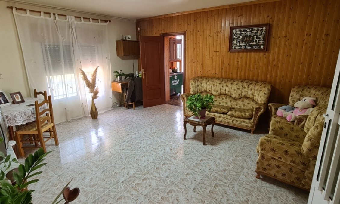 Használt Ingatlanok - Villa -
Orihuela - Inland