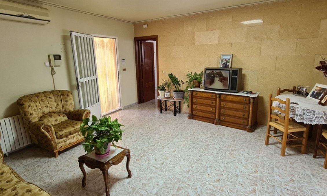 Használt Ingatlanok - Villa -
Orihuela - Inland