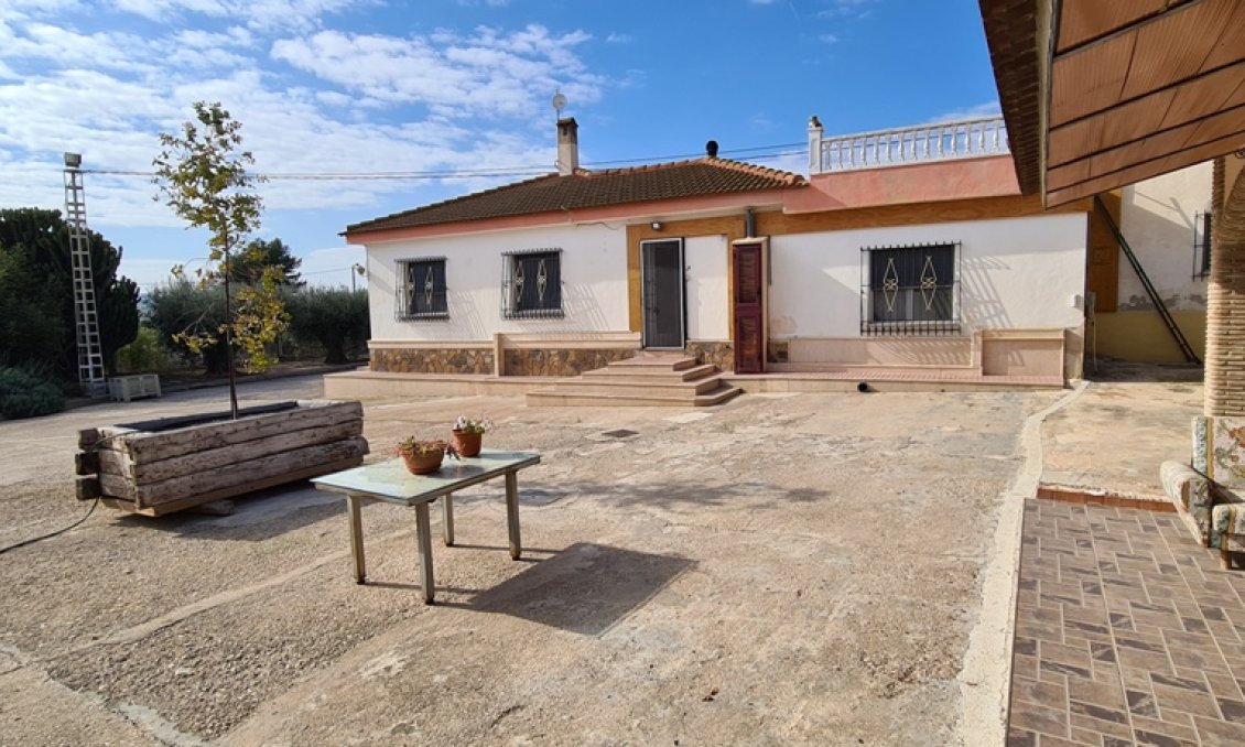 Használt Ingatlanok - Villa -
Orihuela - Inland