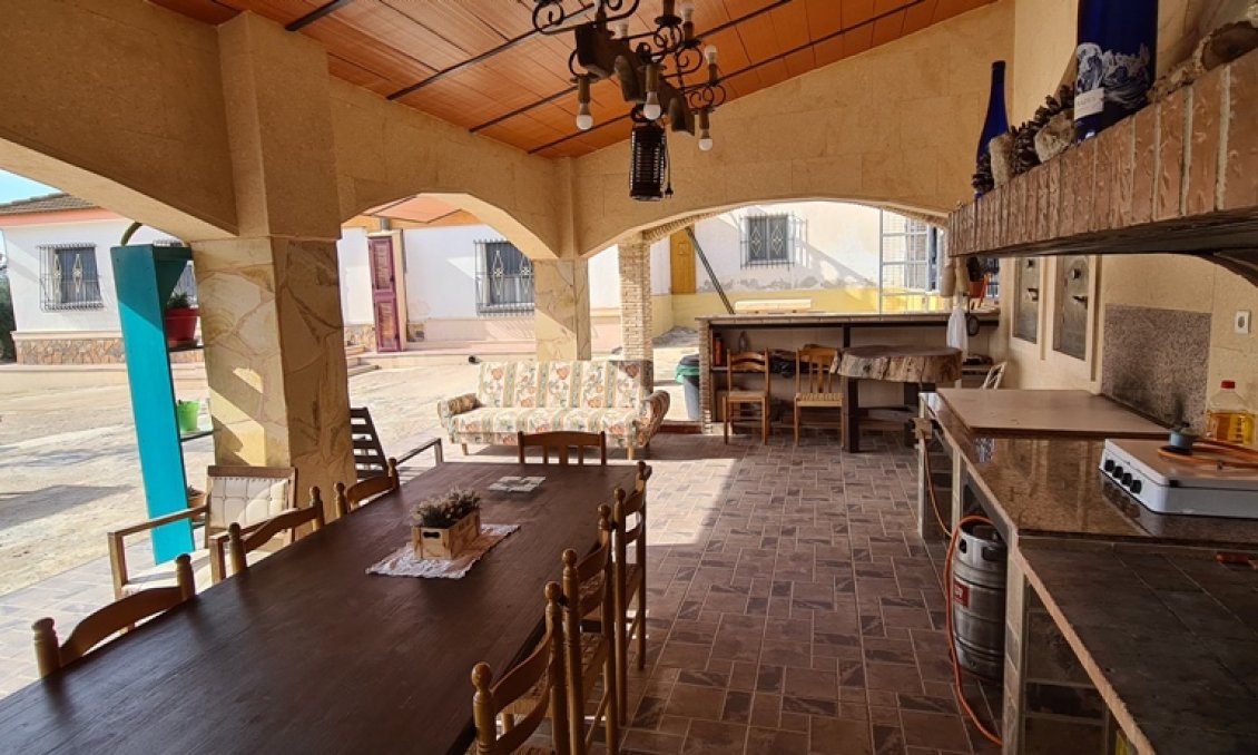 Használt Ingatlanok - Villa -
Orihuela - Inland