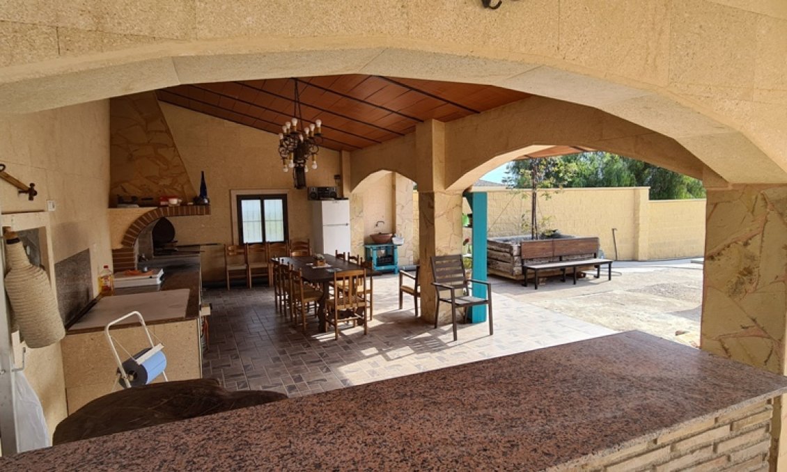Használt Ingatlanok - Villa -
Orihuela - Inland