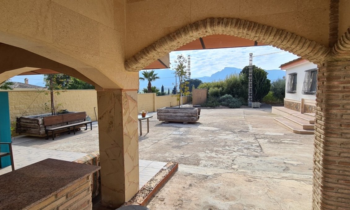 Használt Ingatlanok - Villa -
Orihuela - Inland