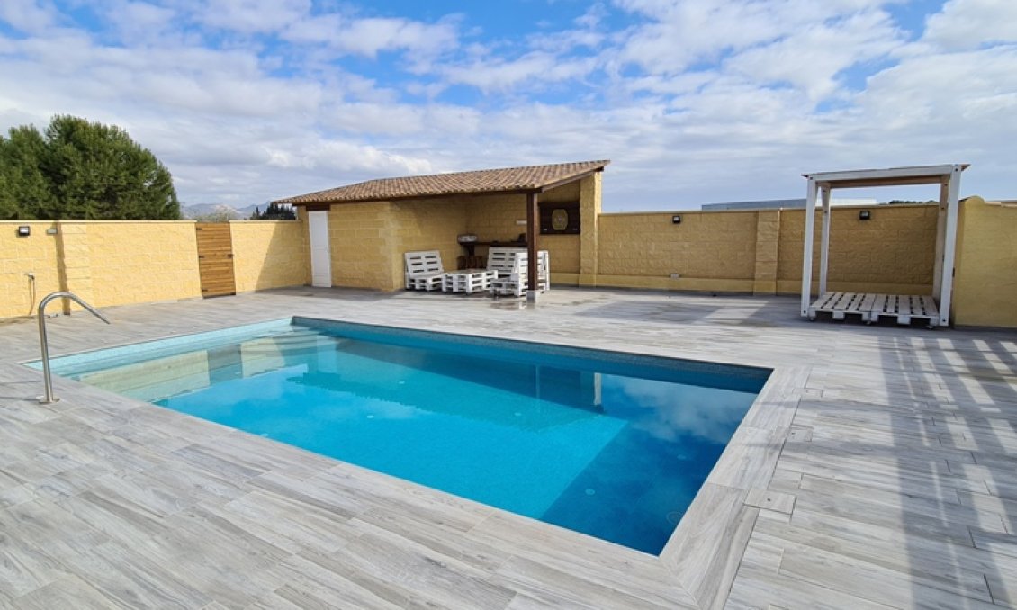 Használt Ingatlanok - Villa -
Orihuela - Inland