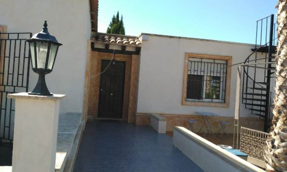 Segunda mano - Villa -
La Matanza - Inland