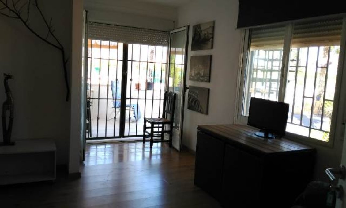 Segunda mano - Villa -
La Matanza - Inland