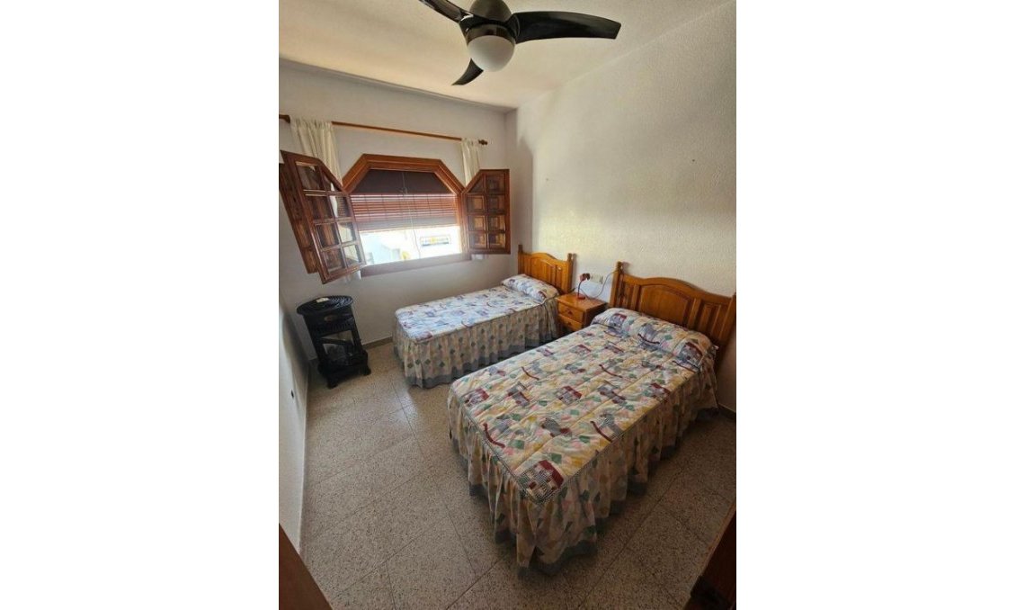 Segunda mano - Bungalow -
Pilar de la Horadada - Costa Blanca