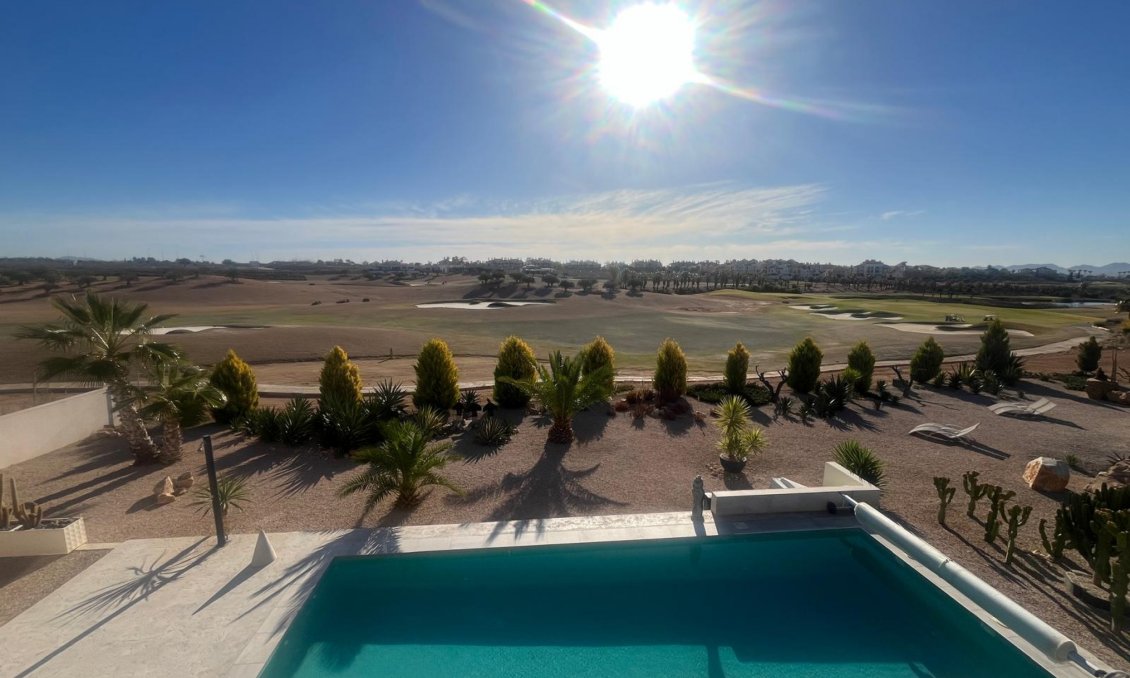 Segunda mano - Villa -
Hacienda del Alamo - Inland
