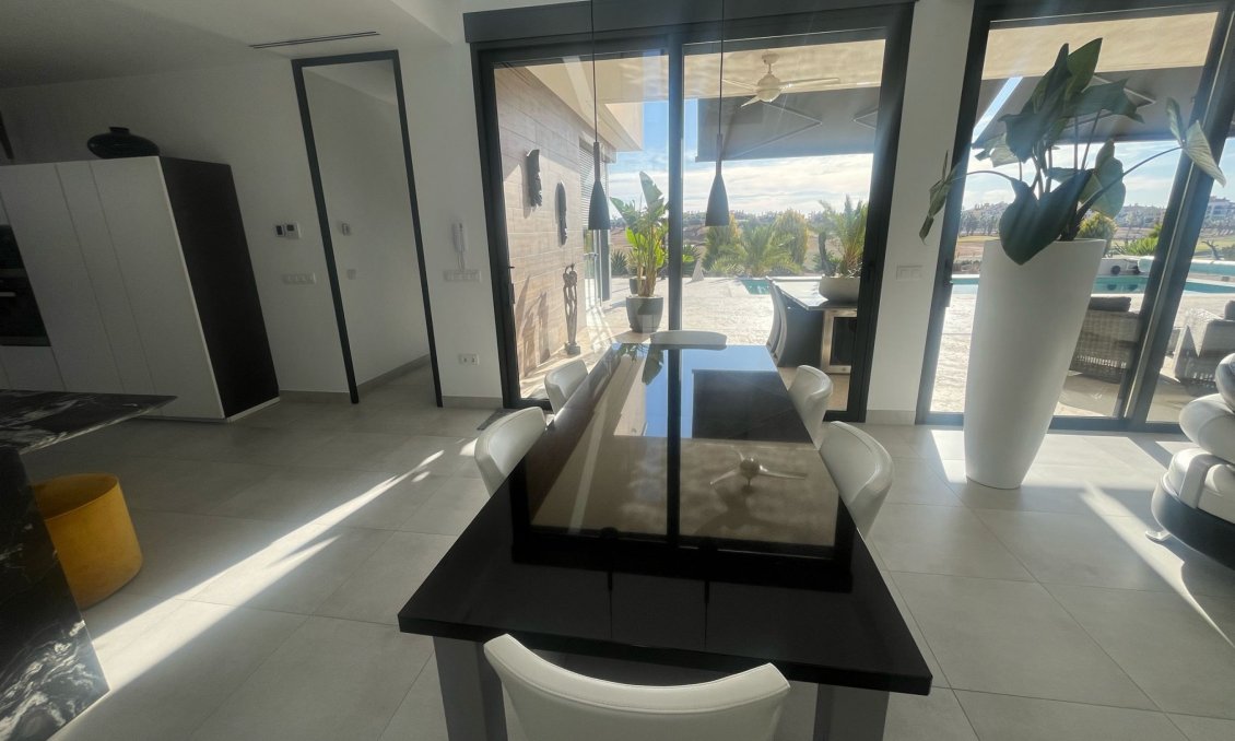 Segunda mano - Villa -
Hacienda del Alamo - Inland