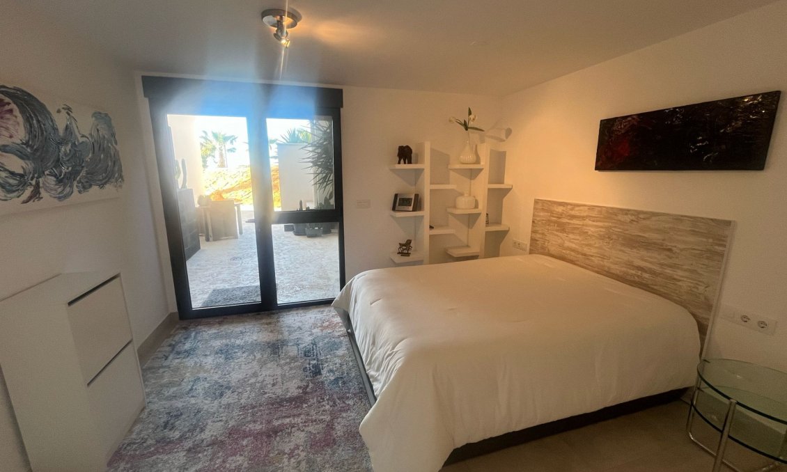 Segunda mano - Villa -
Hacienda del Alamo - Inland