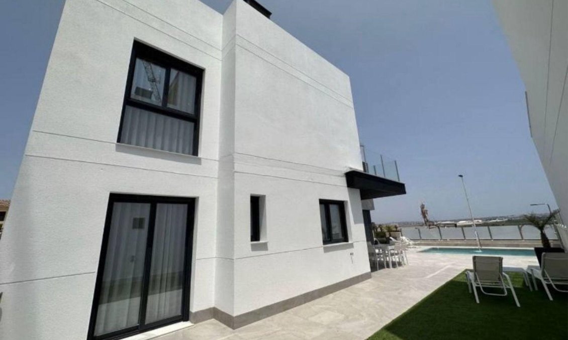Resale - Villa -
Torrevieja - Los Balcones - Los Altos del Edén
