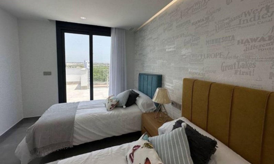 Resale - Villa -
Torrevieja - Los Balcones - Los Altos del Edén