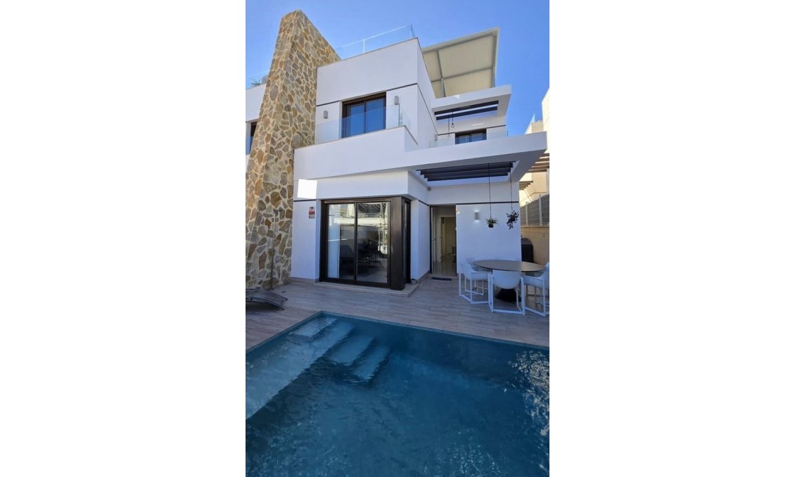 Segunda mano - Villa -
Villamartin - Costa Blanca