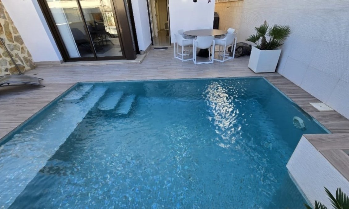 Segunda mano - Villa -
Villamartin - Costa Blanca