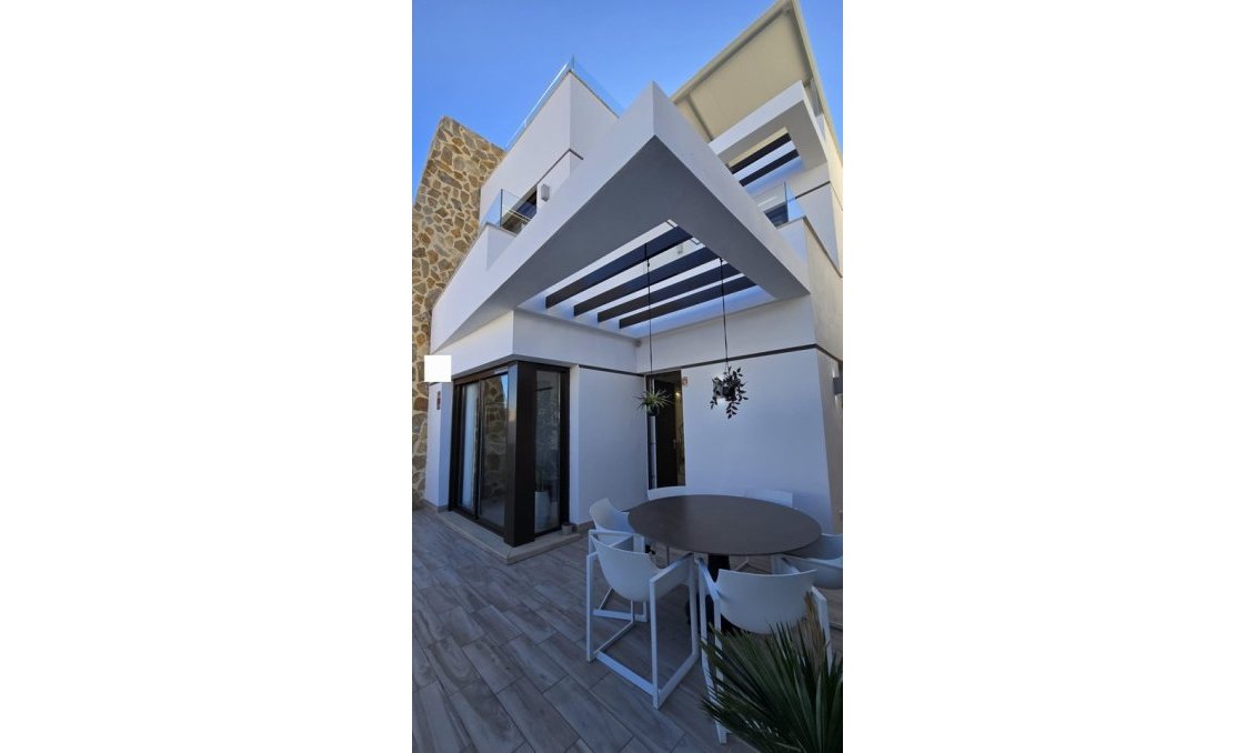 Segunda mano - Villa -
Villamartin - Costa Blanca