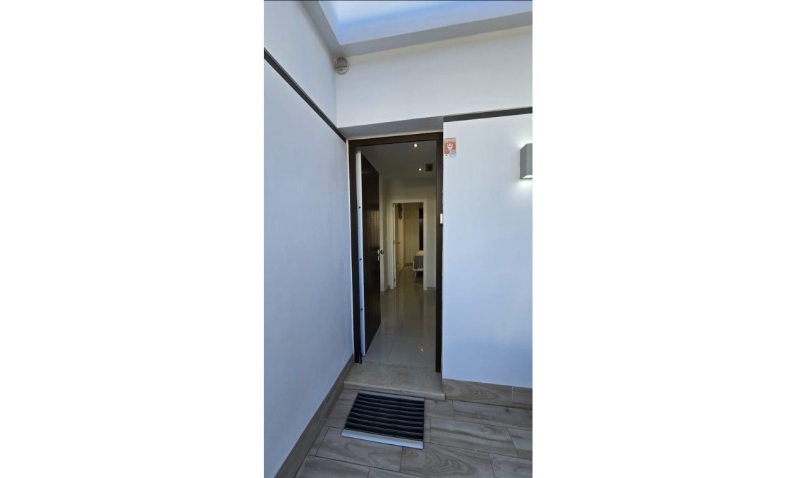 Segunda mano - Villa -
Villamartin - Costa Blanca
